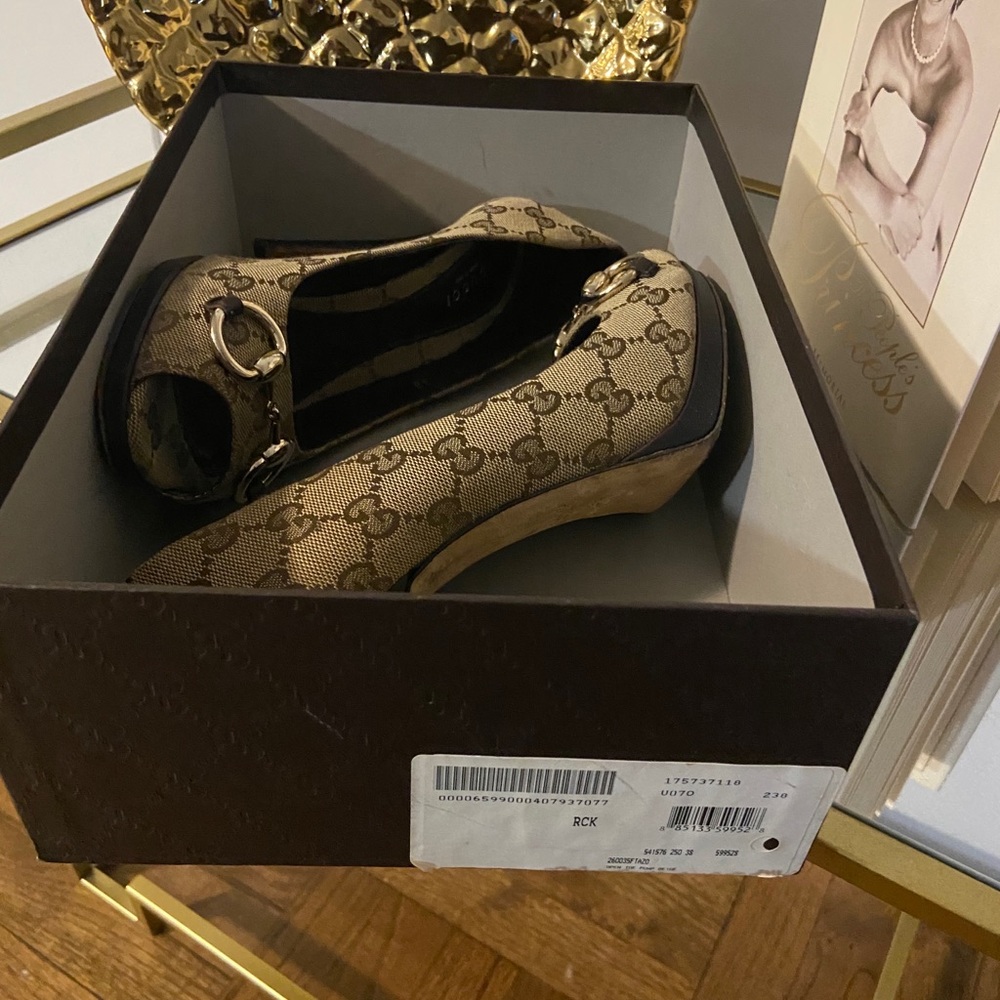 Gucci Peep Toe Heels - Picture 3 of 7